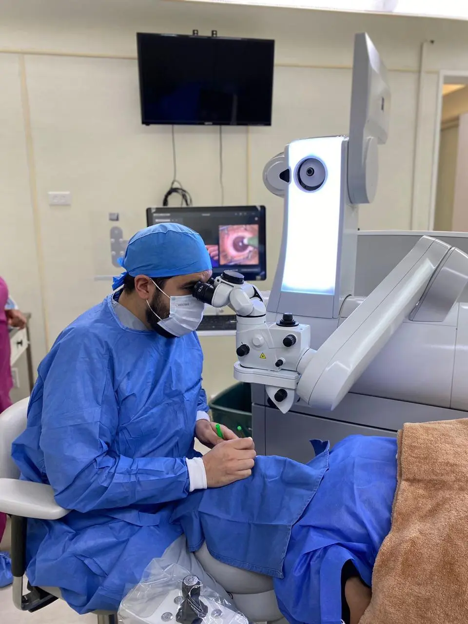 Dr. Kristian en cirugía